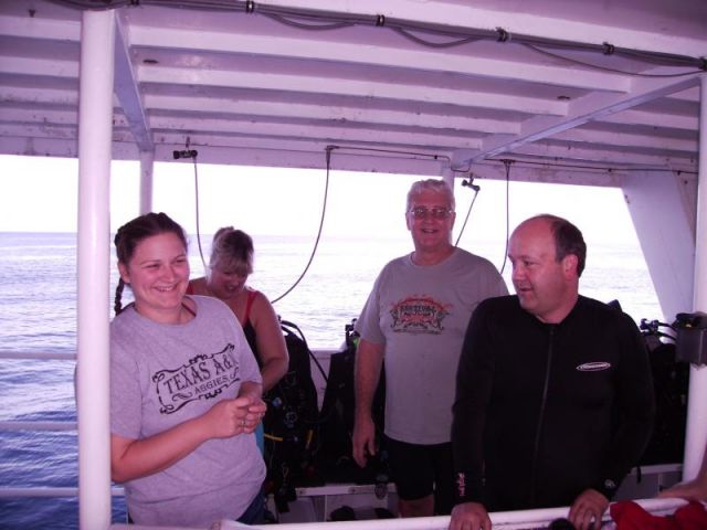Erika, Barb, Bill & Terry ready for dive briefing